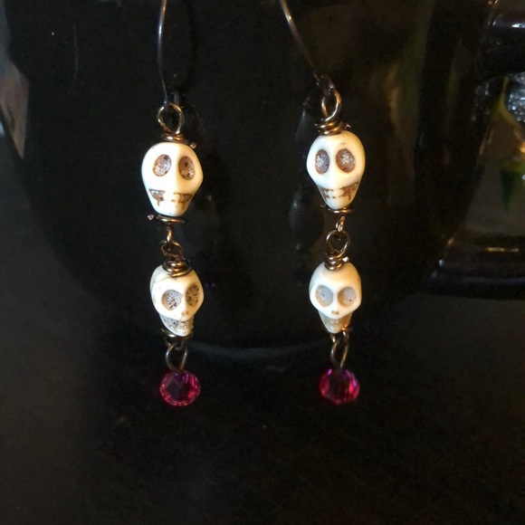 Jewelry - 💀skull Swarovski crystal earrings